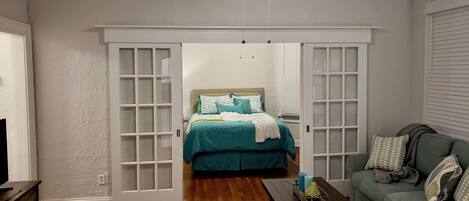 1 chambre, fer et planche à repasser, Wi-Fi, draps fournis