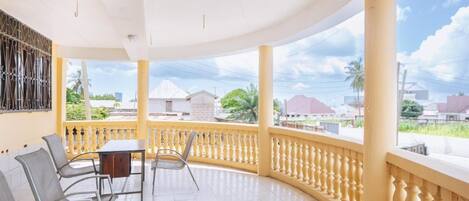 屋外ダイニングエリア