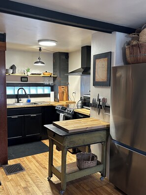 Mikrobølgeovn, ovn og kokeplater