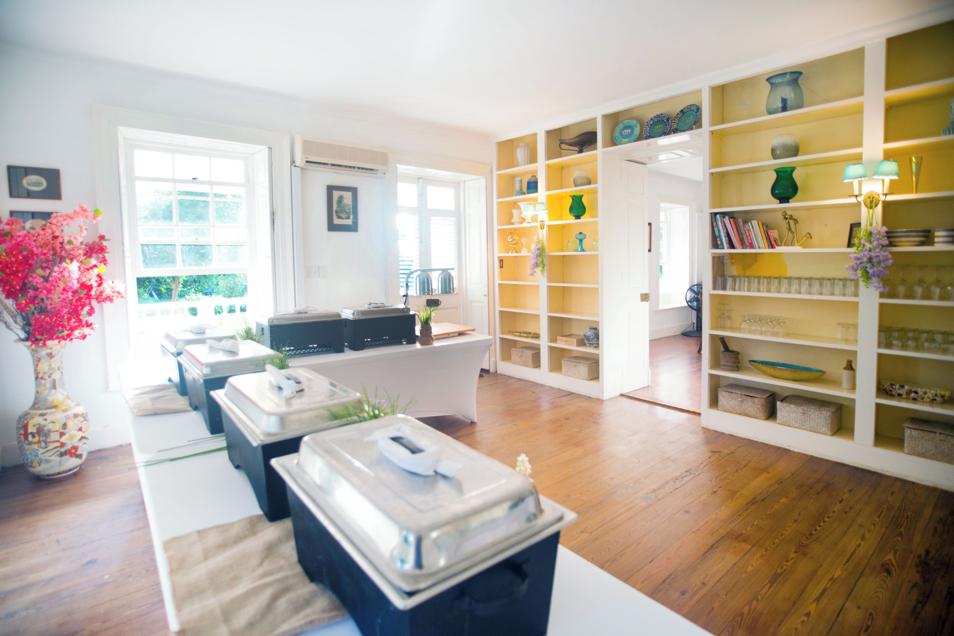 Daily full breakfast (EUR 25 per person)