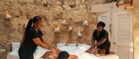 Behandlingsrum för par, kroppsbehandlingar och aromaterapi