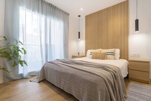 3 chambres, fer et planche à repasser, accès au Wi-Fi (inclus)