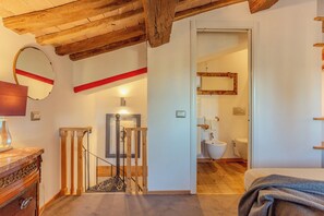 Room - Superior Apartment   The Black Mulberry Tree Apartment (ARCEVIA)