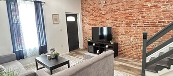 Loft Stye 4-Bedroom, 3-Bath Apartment in Grand Central Philadelphia