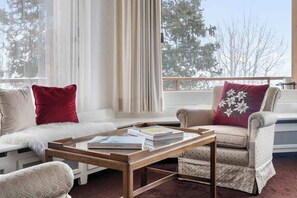 TV, fireplace, offices