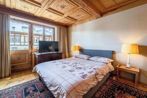 3 bedrooms, WiFi, bed sheets