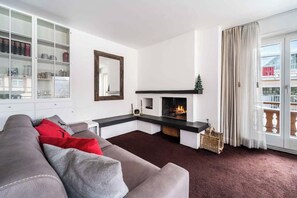 TV, fireplace, offices