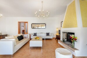 Living area - Villa Armonia (Sant Antoni de Portmany)