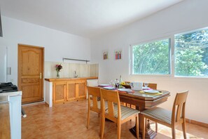 Dining - Villa Armonia (Sant Antoni de Portmany)