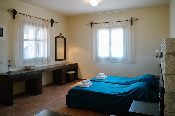 Exterior - Cozy Gem With Access to a Sparkling Shared Pool (Samos)