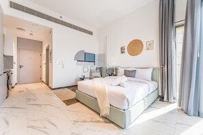 Coffres-forts dans les chambres, fer et planche à repasser