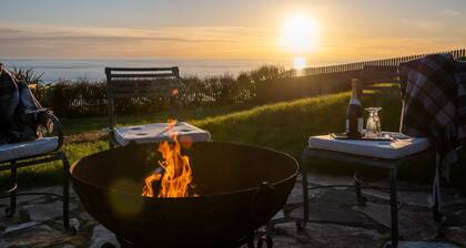 Amber Tide - a house that sleeps 8 guests in 4 bedrooms