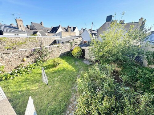Refuge breton entre mer, pierres et jardin