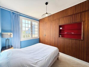 4 quartos, ferros/tábuas de passar roupa, Wi-Fi