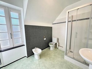 Shower, hair dryer - Refuge breton entre mer, pierres et jardin (Port-Louis)