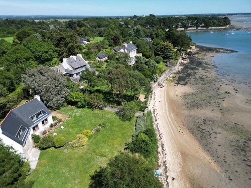 Villa pieds dans l’eau – Vue mer panoramique