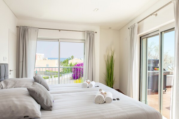 7 bedrooms, iron/ironing board, free WiFi, bed sheets