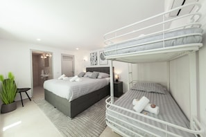 7 bedrooms, iron/ironing board, free WiFi, bed sheets