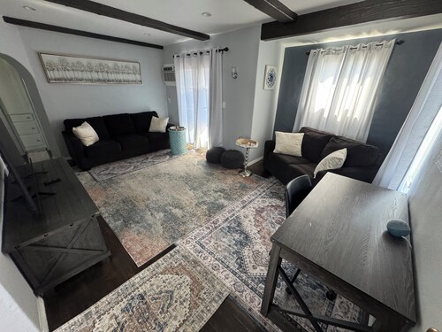 Charming 1-bedroom Apartment in Marvelous Alhambra, Near Most LA Attractions!