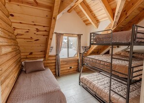 2 quartos, ferros/tábuas de passar roupa, Wi-Fi, roupa de cama