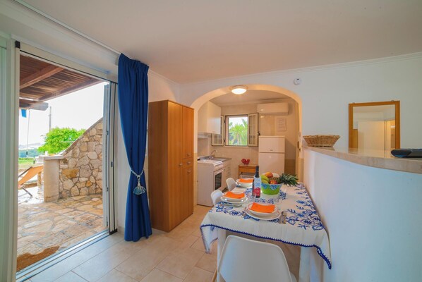 Dining - Felloniche Studio Sea View, Castrignano del Capo, Italy (Castrignano del Capo)