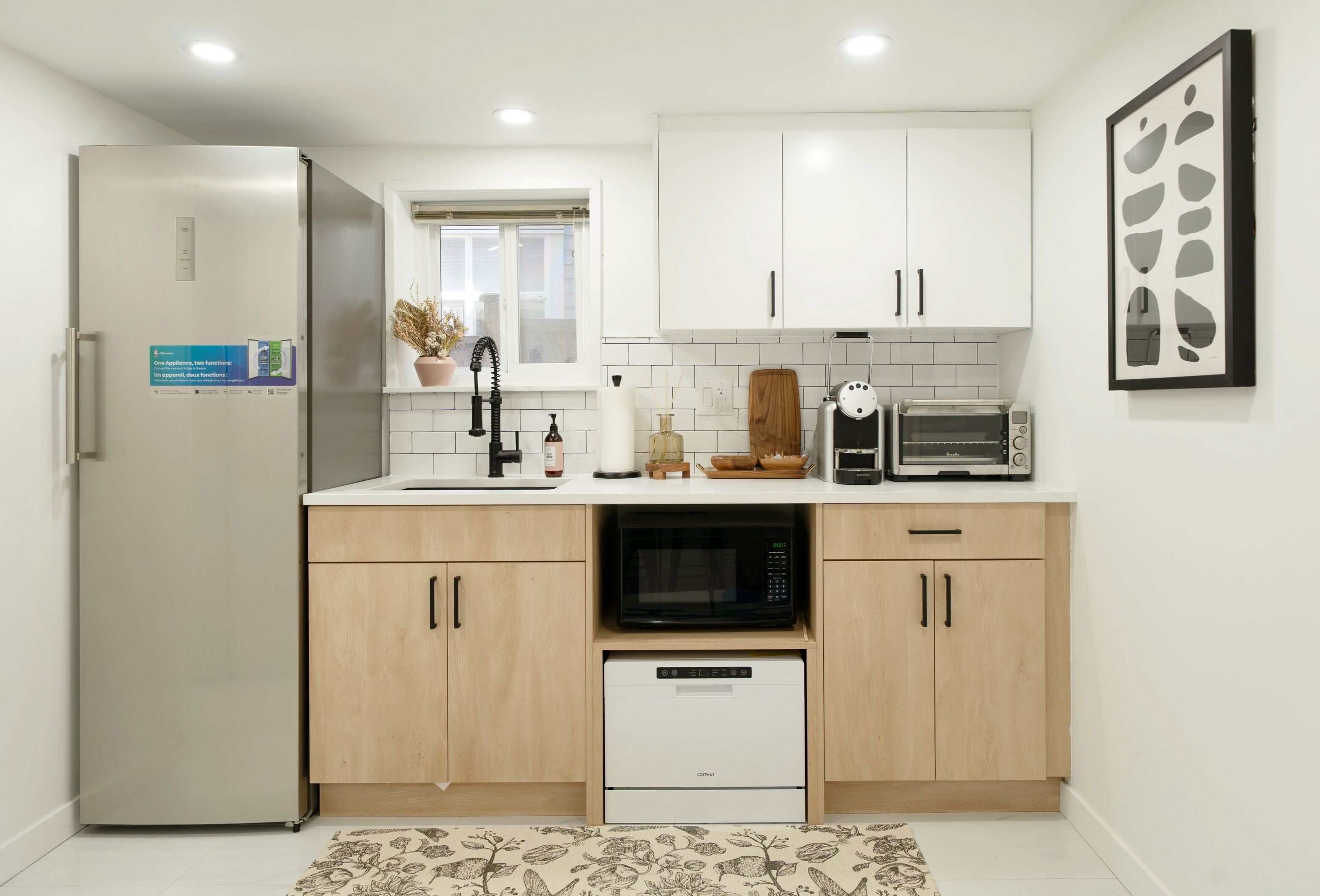 Réfrigérateur, micro-ondes, plaque de cuisson, lave-vaisselle