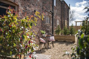 Outdoor dining - Divico, Tockwith, York (York)