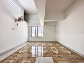 Living area - 375 sqft 3 cozy Studio with Pool & Gym (Dhaka)