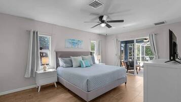 4 bedrooms, desk, iron/ironing board, free WiFi