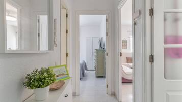 1 dormitorio, tabla de planchar con plancha, wifi gratis y ropa de cama