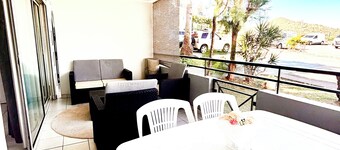 Big and Bright 3BD apt in the Center of Saint-Martin