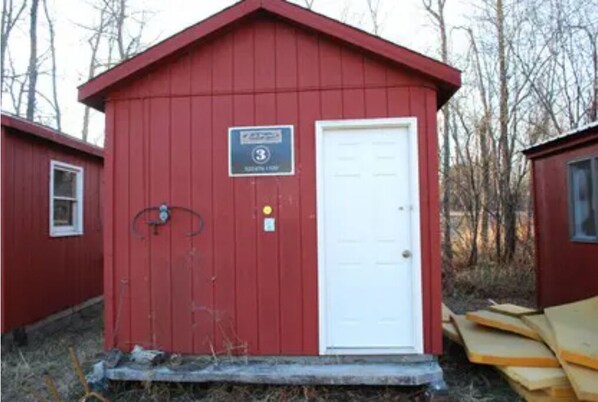 Exterior - Skid House 5 (Isle)