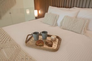 1 bedroom, desk, iron/ironing board, WiFi