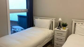 4 bedrooms, iron/ironing board, WiFi, bed sheets