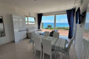 TV - Felloniche Apartment Sea View, Castrignano del Capo, Italy (Castrignano del Capo)