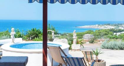 Villa Felloniche Sea-View Apartment with Parking, Castrignano del Capo, Italy