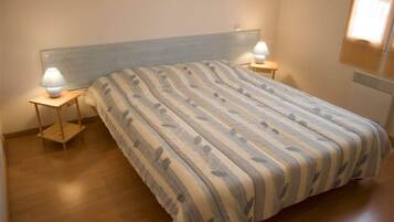 3 dormitoris, planxa i posts de planxar i wifi gratuïta