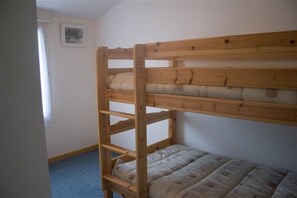 3 quartos, ferros/tábuas de passar roupa, Wi-Fi de cortesia