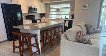 Waterfront 3 bedroom, 2 bath with direct Gulf Access and dock in Crystal River