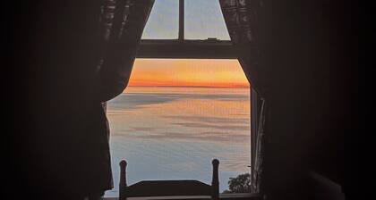 Iconic, historic cottage overlooking Cape Cod Bay