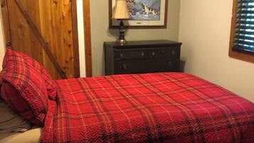5 bedrooms, free WiFi, bed sheets
