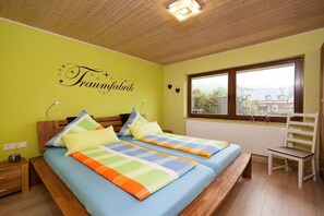 Een strijkplank/strijkijzer, gratis wifi, beddengoed