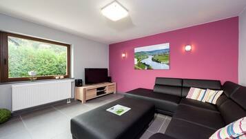 Smart-TV, DVD-Player, Stereoanlage