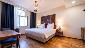 Basic Double Room | In-room safe, soundproofing, iron/ironing board, free WiFi
