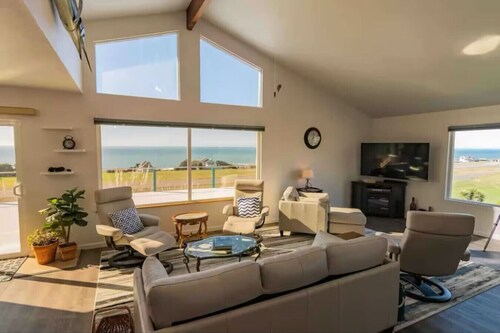 Shelter Cove Ocean View Retreat, A great view of the ocean and airstrip.