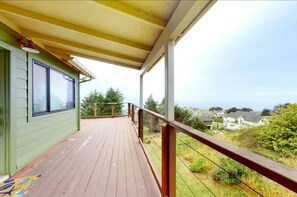 Terrace/patio - Sea Escape at Spruce Overlook, a comfortable home with an amazing ocean view. (Whitethorn)