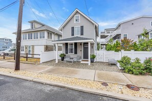 Exterior - Seaside 2BR & 1.5BA, Walk to Beach & Badges (Seaside Park)