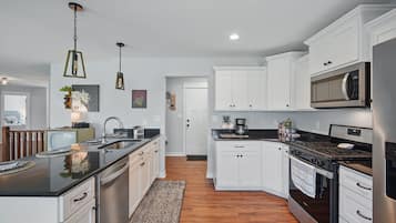 Microwave, oven, stovetop, dishwasher