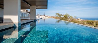 Luxury 2BD Cabo Penthouse + Private Rooftop Patio with Dipping Pool