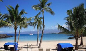 Solsenger og strandhåndklær